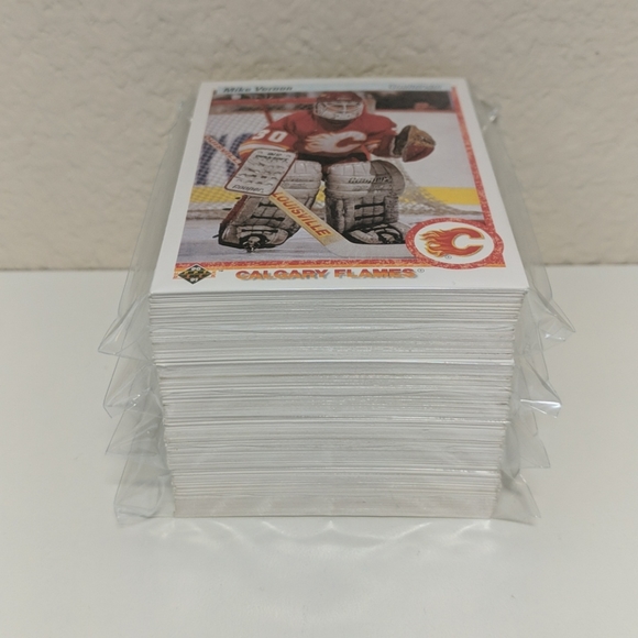 '90-91 Hockey Card Pack - Picture 4 of 4
